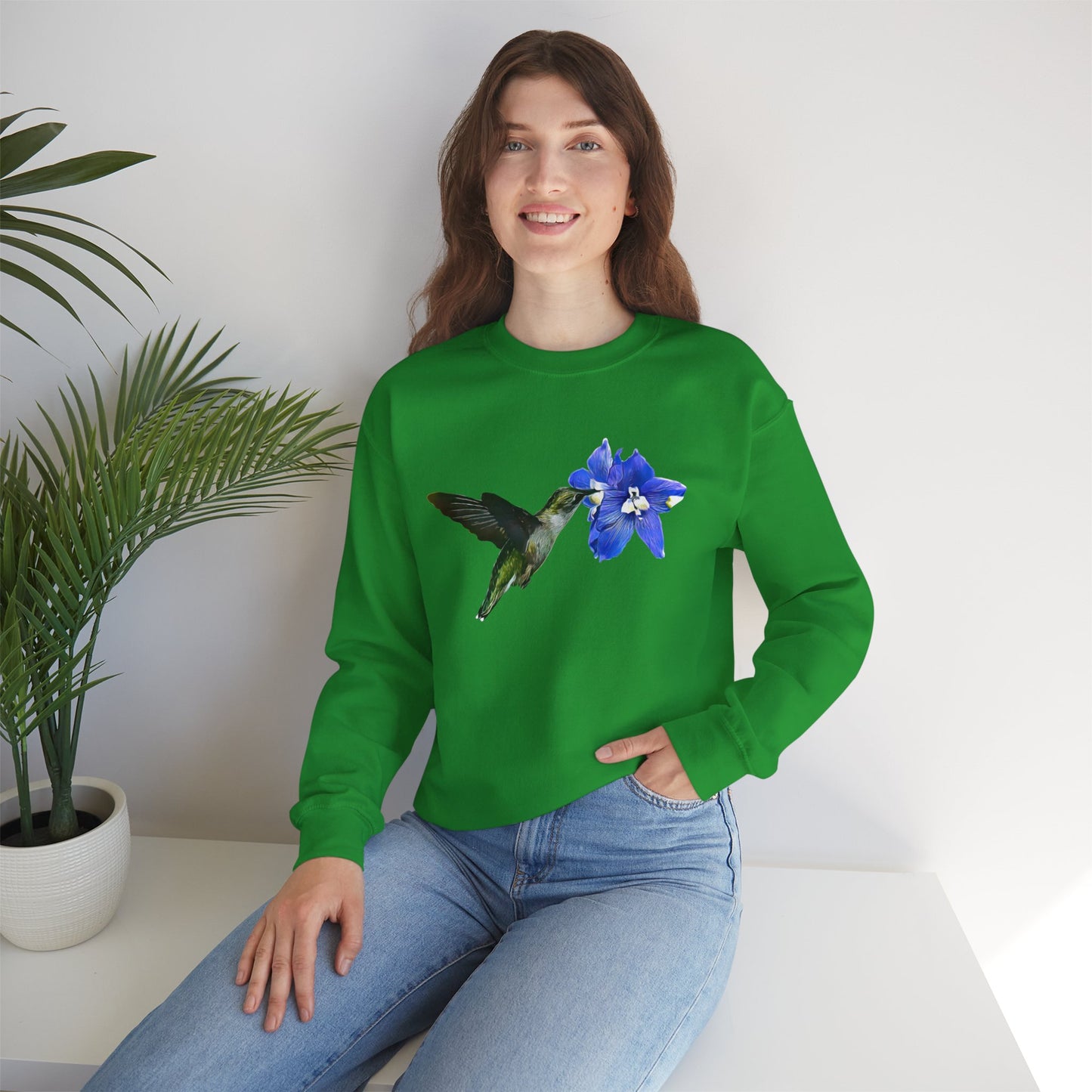Hummingbird Glow Unisex Heavy Blend™ Crewneck Sweatshirt