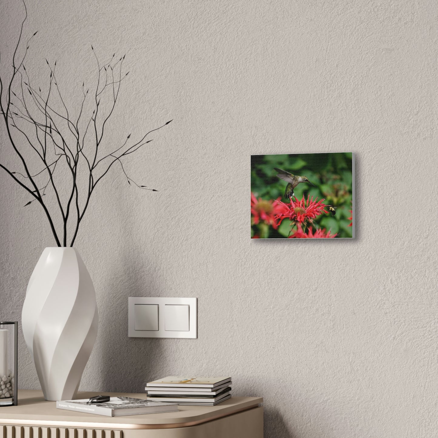 Hummingbird Stare Canvas Stretched, 0.75"